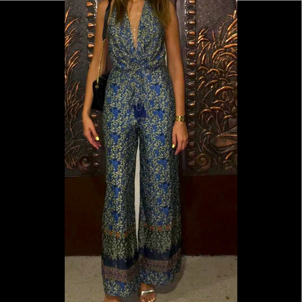 Beautiful Halter Neck Jumpsuit S